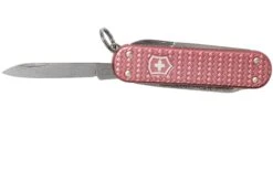 Victorinox Classic SD Precious Alox, Gentle Rose 0.6221.405G Couteau Suisse -Lames Aventure VT0 6221 405G 03 victorinox
