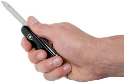 Victorinox Huntsman Noir 1.3713.3 Couteau Suisse 9 Victorinox Huntsman Noir 1.3713.3 Couteau Suisse -Lames Aventure VT1 3713 3 05 victorinox